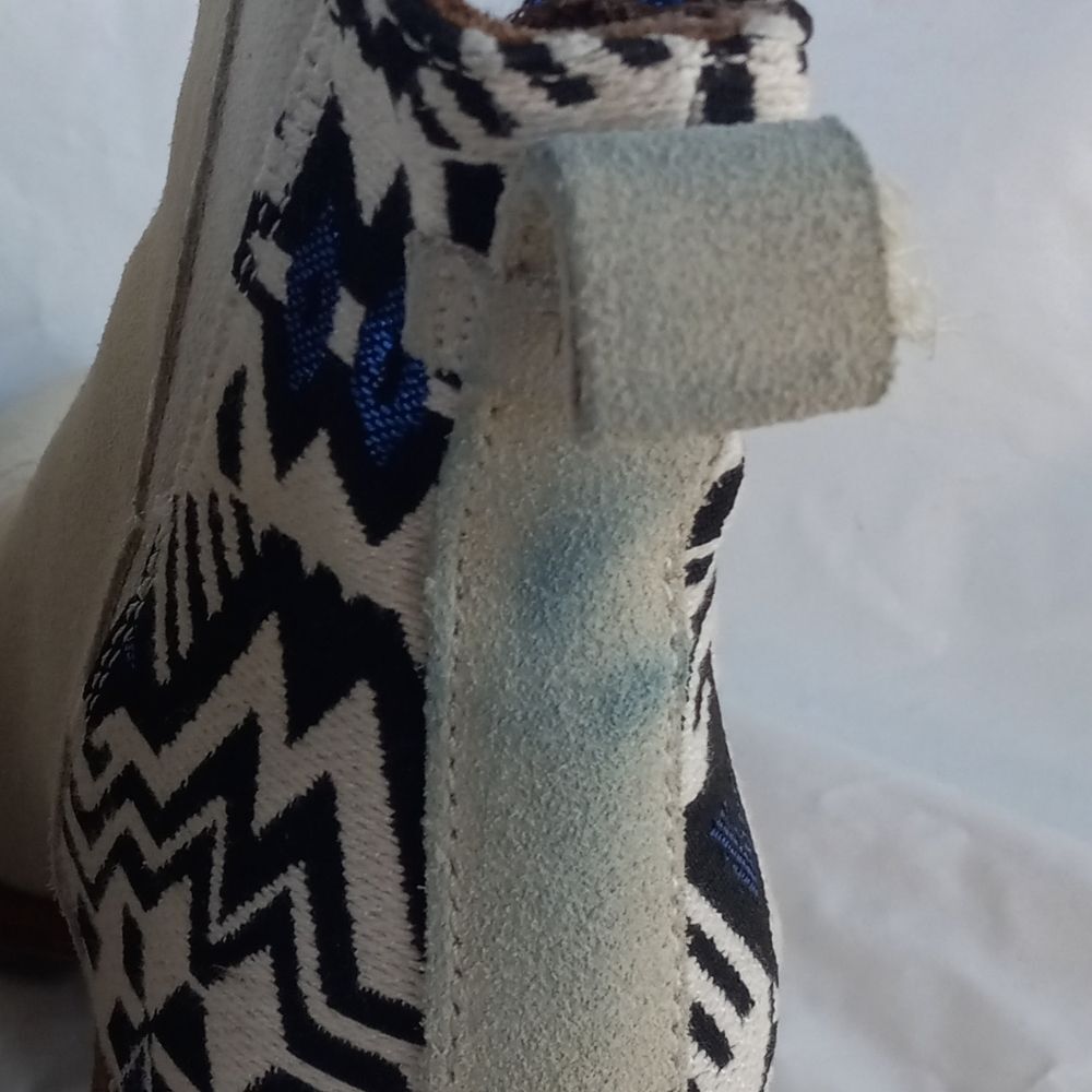 TOMS Women's 6.5 Esme Suede Ankle Chelsea Boot - Picture 11 of 12